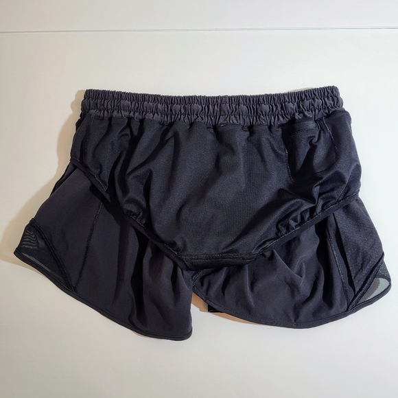Lululemon Hotty Hot Short II Long 4" in Black Size 8 - Picture 4 of 11